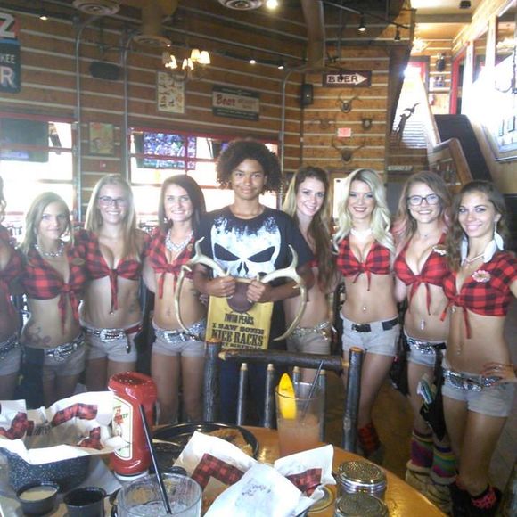 Meet your Posher, Mario - Picture 1 of 1